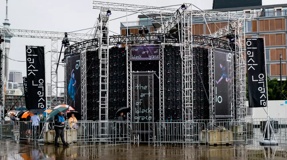 Black Elegant Art 1/5 Exhibition Black Elegant Art 1/5 Exhibition