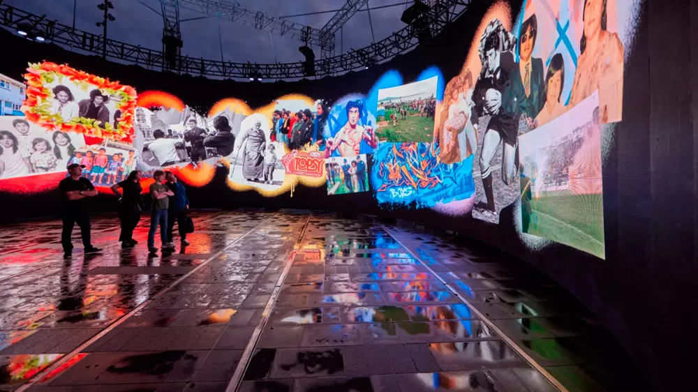 Black Elegant Art 1/5 Exhibition Black Elegant Art 1/5 Exhibition