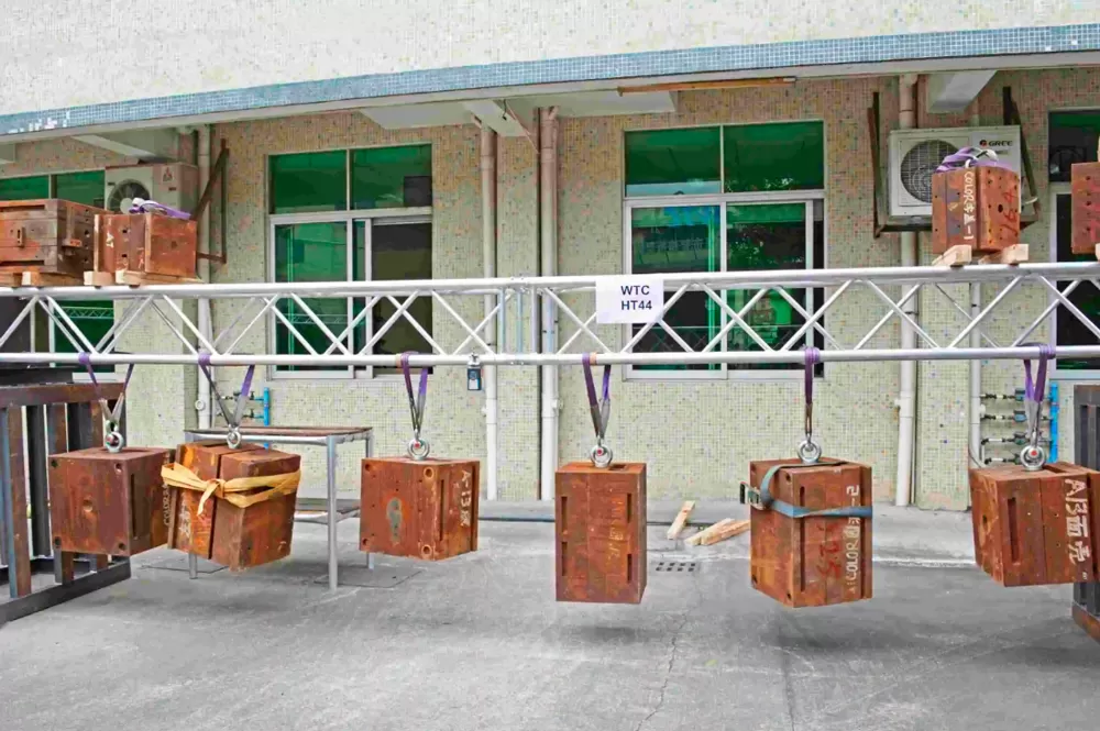 Congratulations on Passing the HT44 Bearing Test for Intellectual Truss! Congratulations on Passing the HT44 Bearing Test for Intellectual Truss!