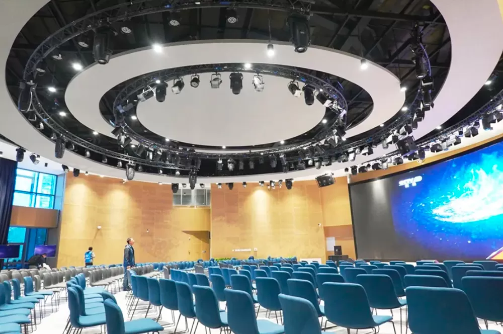 F33 Series Case Show F33 Series Case Show