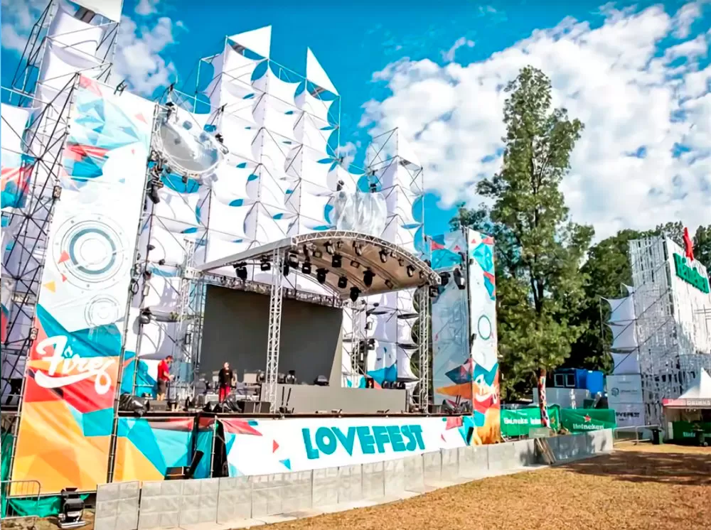 Large-Scale Music Festival Outdoor Performance Large-Scale Music Festival Outdoor Performance