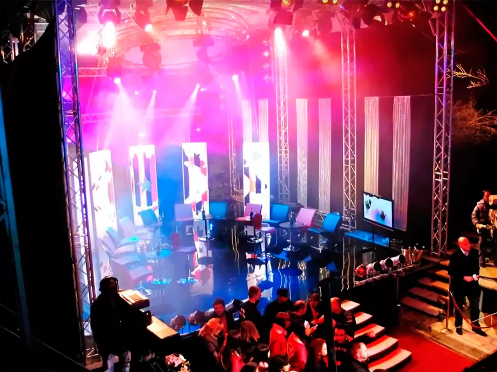 Outdoor Reality Show Recording Studio Outdoor Reality Show Recording Studio