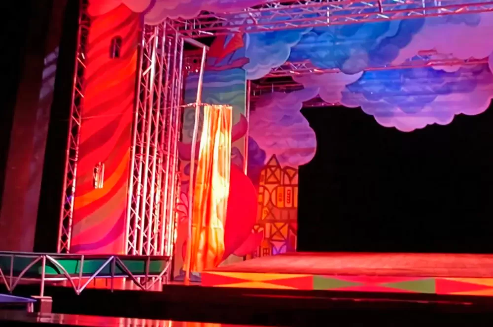 Stage Truss Construction for Drama Stage Truss Construction for Drama