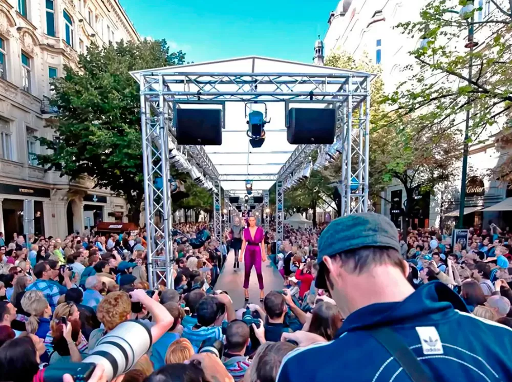 WTC Helps Outdoor Fashion T Show WTC Helps Outdoor Fashion T Show